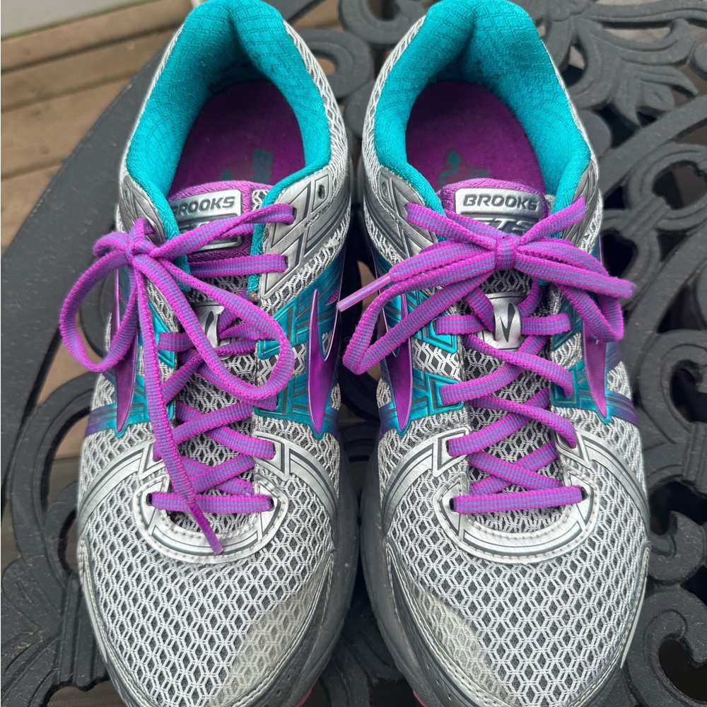 Brooks women sneakers